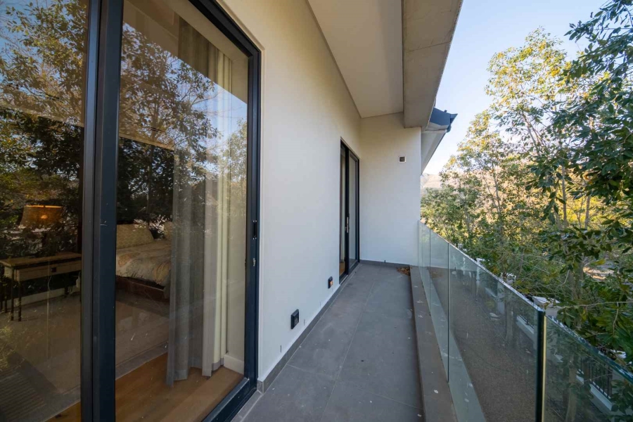 To Let 4 Bedroom Property for Rent in Val De Vie Estate Western Cape